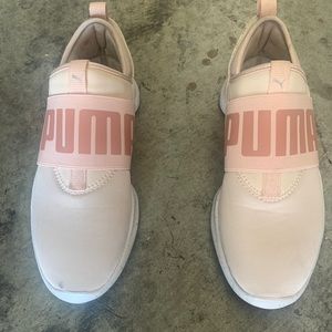 Puma Shoes. Size 6 in women’s.